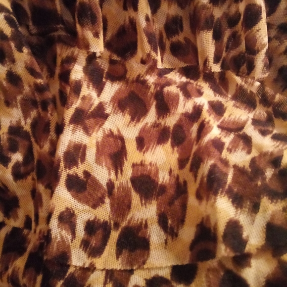 Chico's Size 2 Ruffled Leopard tank - Picture 3 of 5